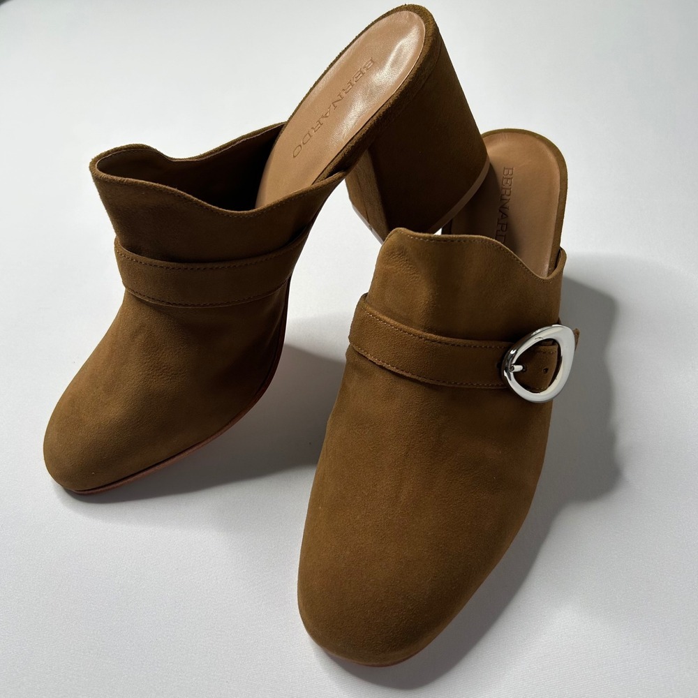 Bernardo Women's Mules Clogs Buckle Detail Block Heel Brown Leather Shoes - Picture 2 of 7